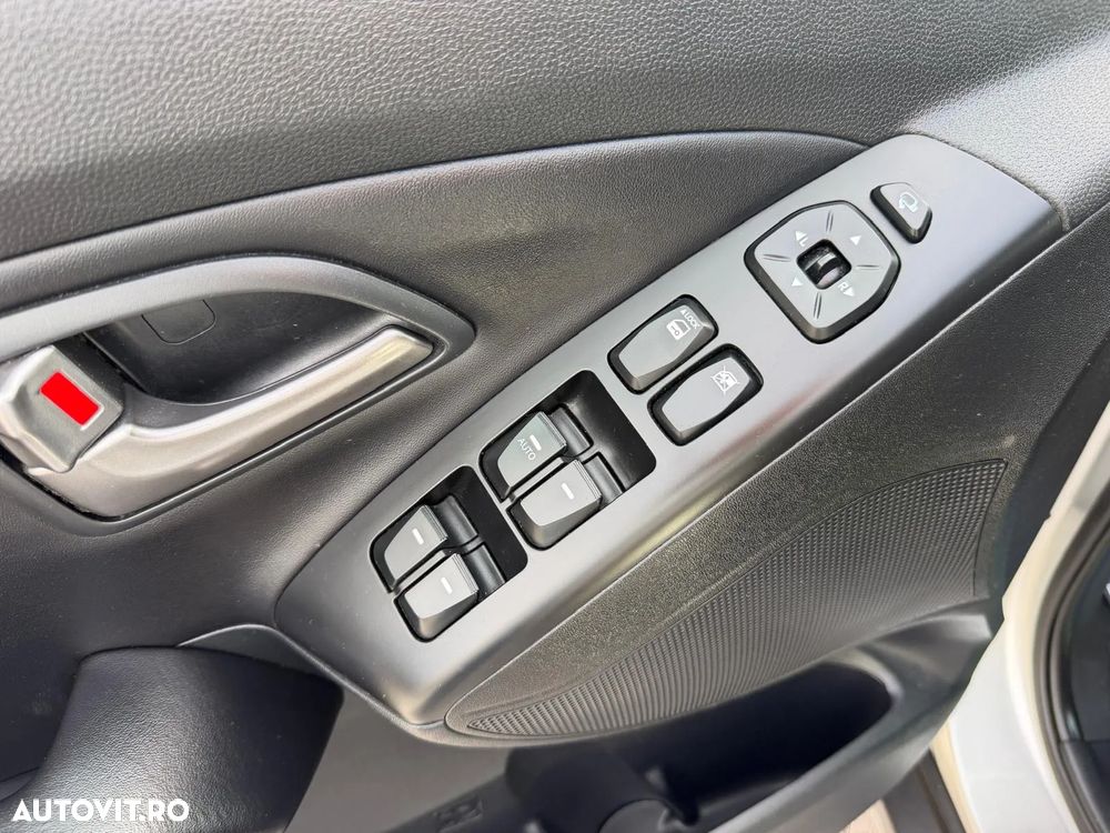 Hyundai ix35 2.0 CRDI 4WD Automatik Style - 13