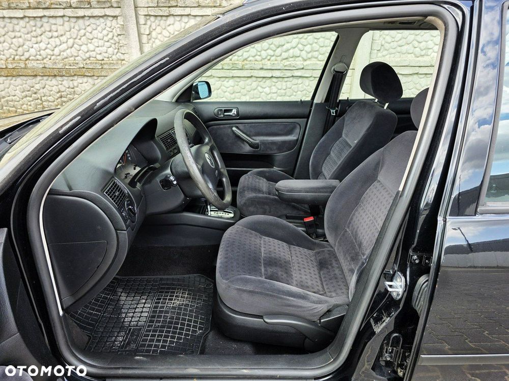 Volkswagen Golf - 8