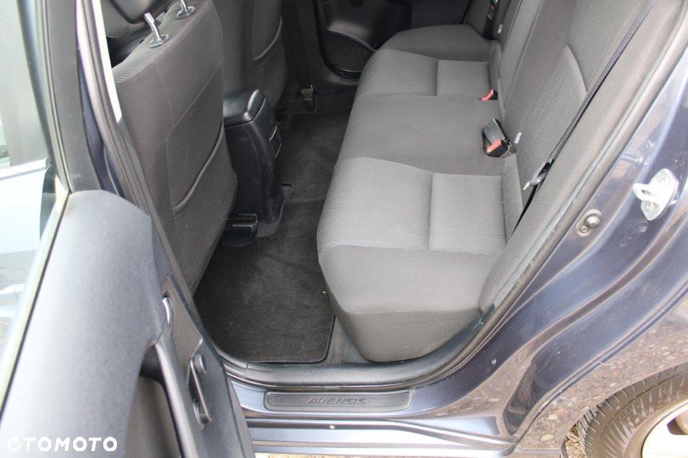Toyota Avensis 1.6 Business Edition - 8