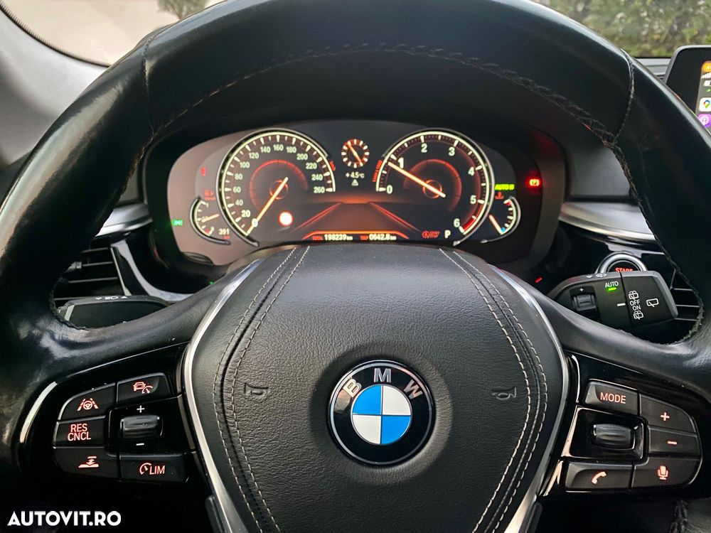 BMW Seria 5 520d xDrive AT - 16