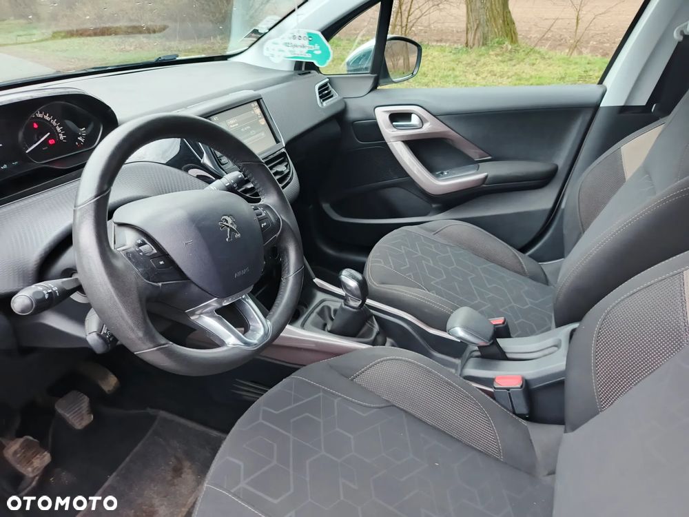 Peugeot 2008 PureTech 82 Style - 12