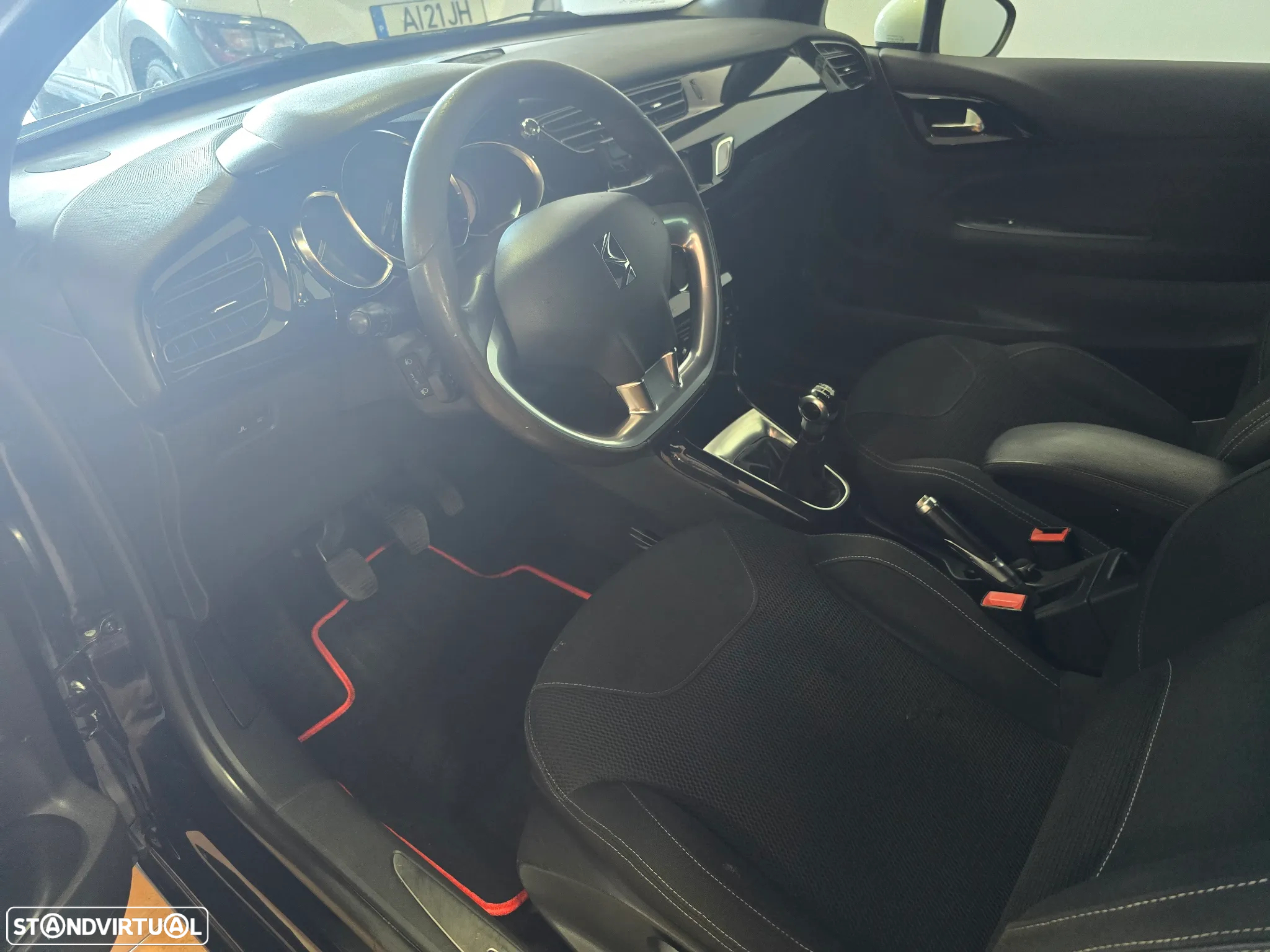 Citroën DS3 1.6 e-HDi So Chic - 13