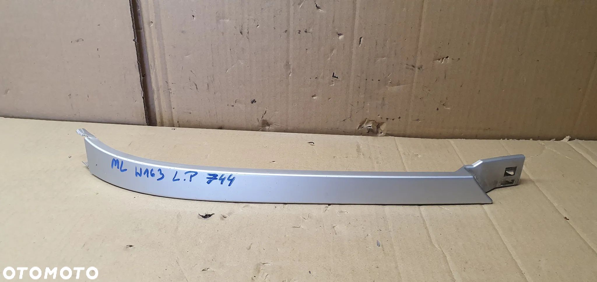 Listwa pod lampę prawy przód przednia prawa Mercedes ML W163 744 C744 1638260277 - 1