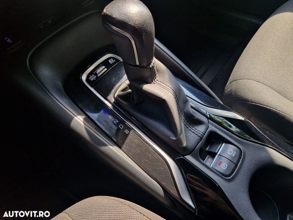 Toyota Corolla Sedan 1.8 HSD Dynamic - 19