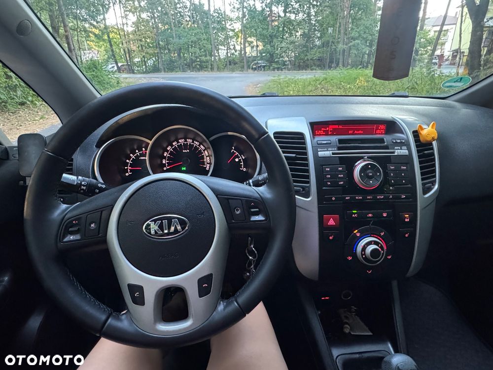Kia Venga - 9