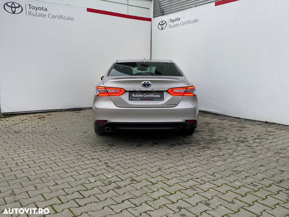 Toyota Camry 2.5 Hybrid Exclusive - 22