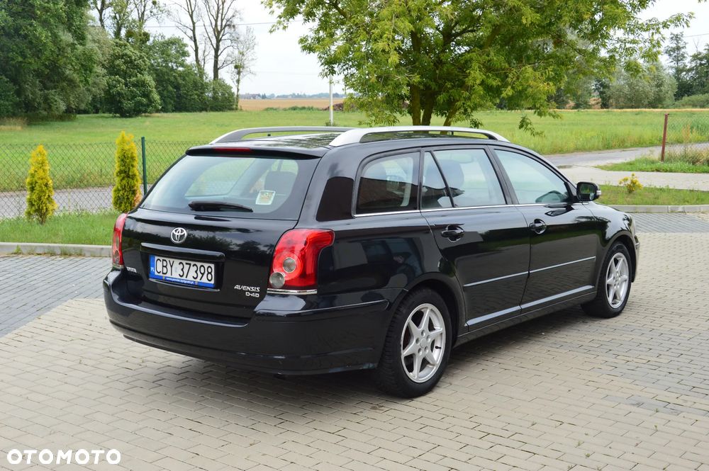 Toyota Avensis - 10