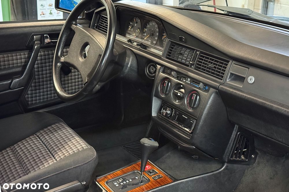 Mercedes-Benz W201 (190) 1990