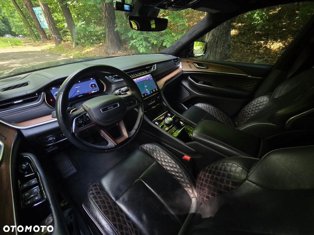 Jeep Grand Cherokee - 17