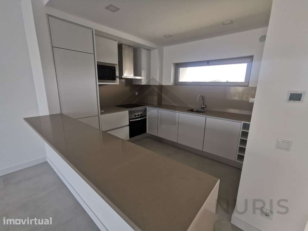 Apartamento T1 para Arrendamento Anual na Praia da Rocha - Grande imagem: 3/14