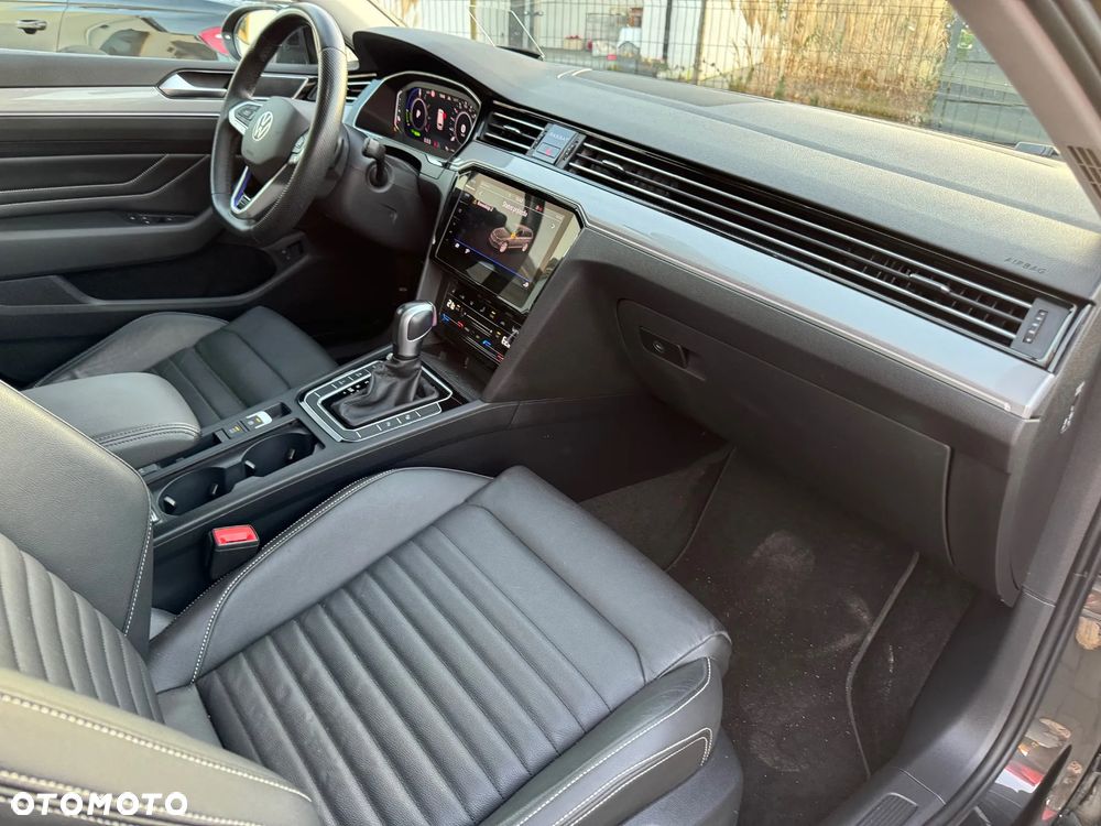 Volkswagen Passat - 36