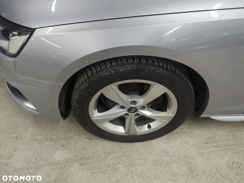 Audi A4 Limousine - 5