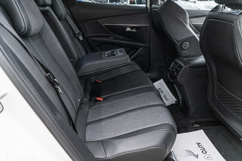 Peugeot 3008 1.2 PureTech 130 BVM6 Allure Pack - 8