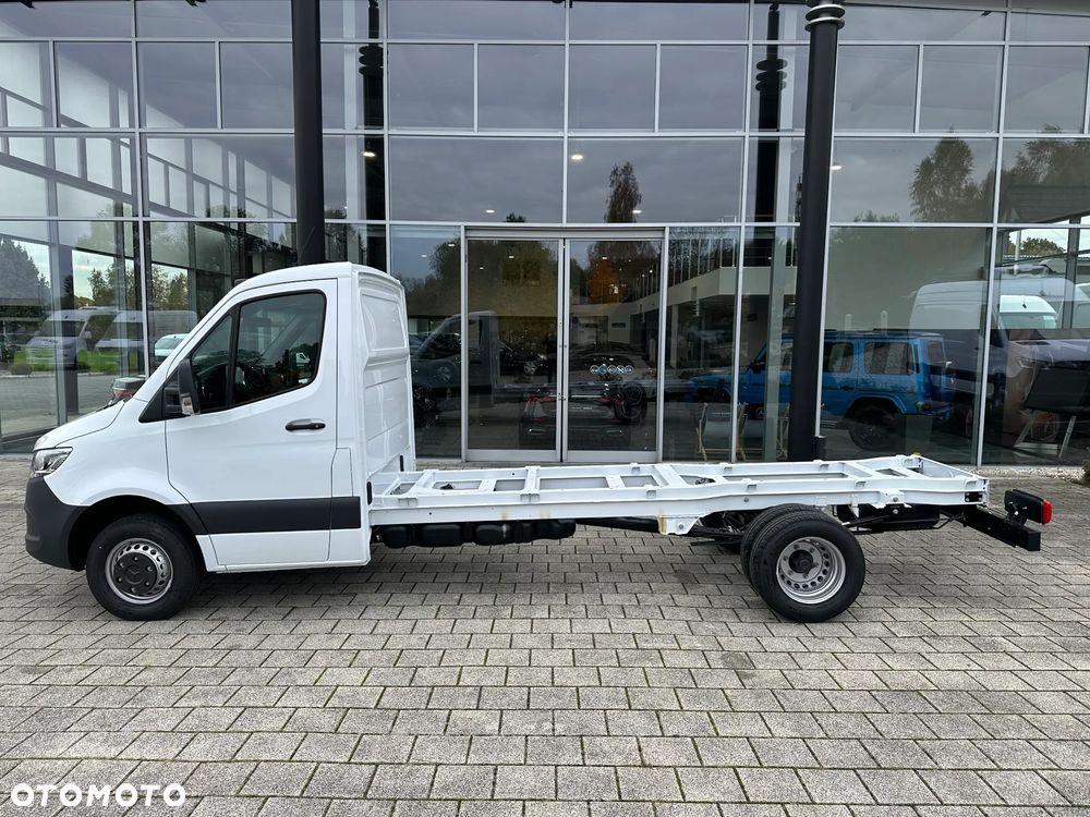 Mercedes-Benz Sprinter - 9