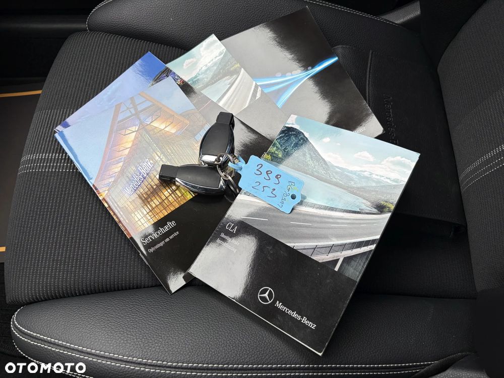 Mercedes-Benz CLA 200 7G-DCT - 36
