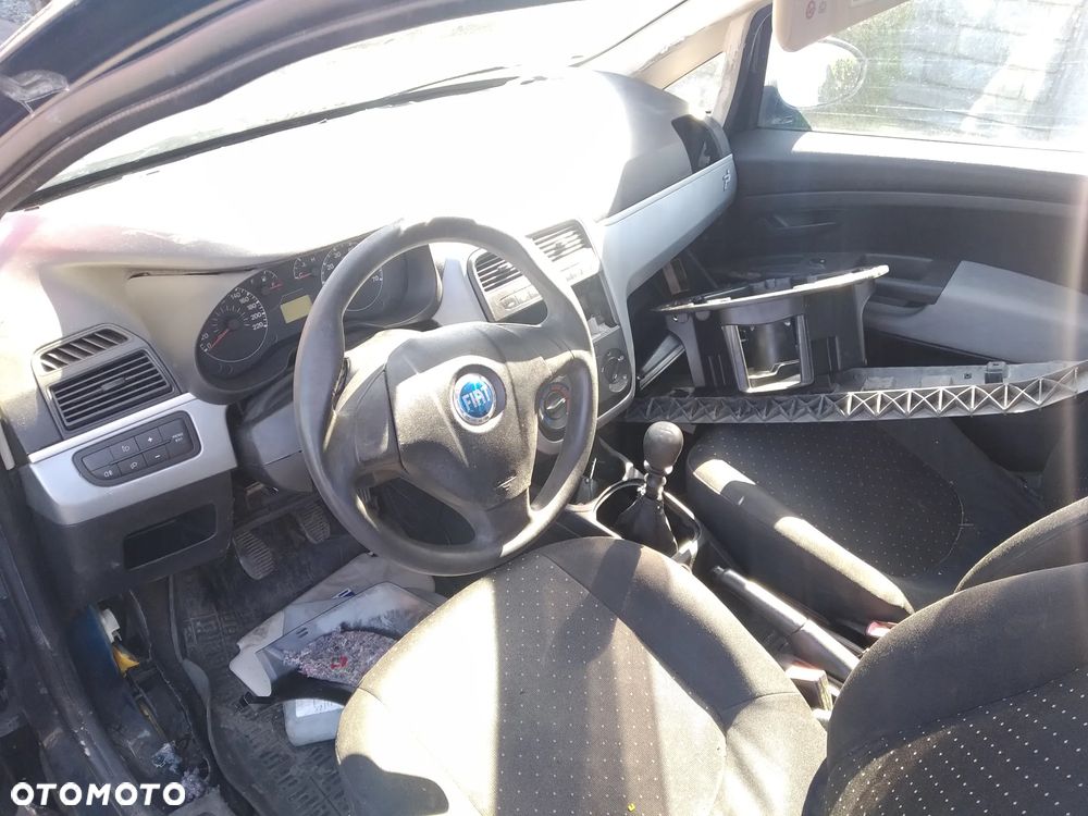 FIAT GRANDE PUNTO 05-09 1.4 8V - OSLONA PRZECIWSLONECZNA PRAWA - 22