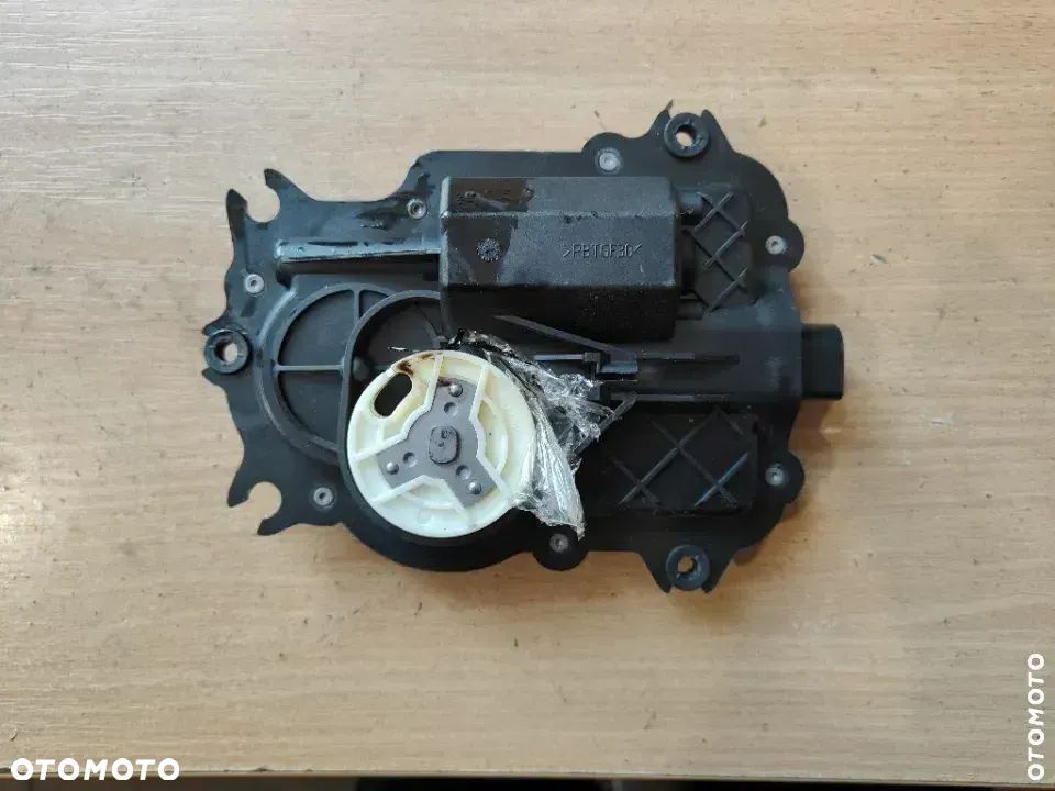 Dociąg drzwi Audi A8 D3 4E0837059