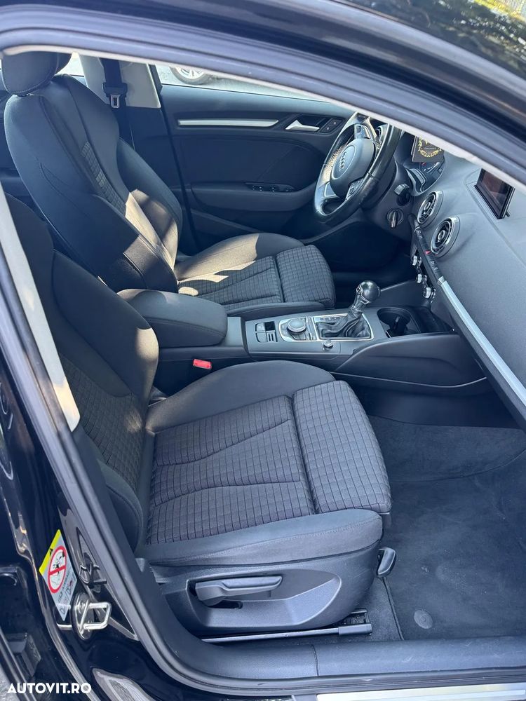 Audi A3 1.6 TDI Sportback DPF S tronic S line Sportpaket - 7