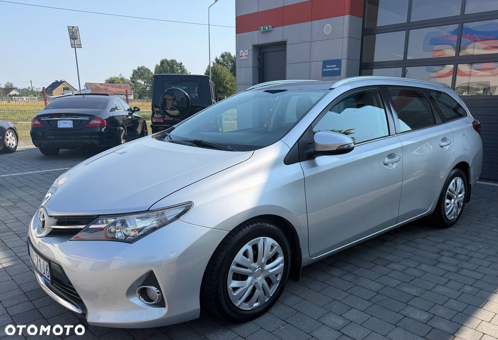 Toyota Auris - 1