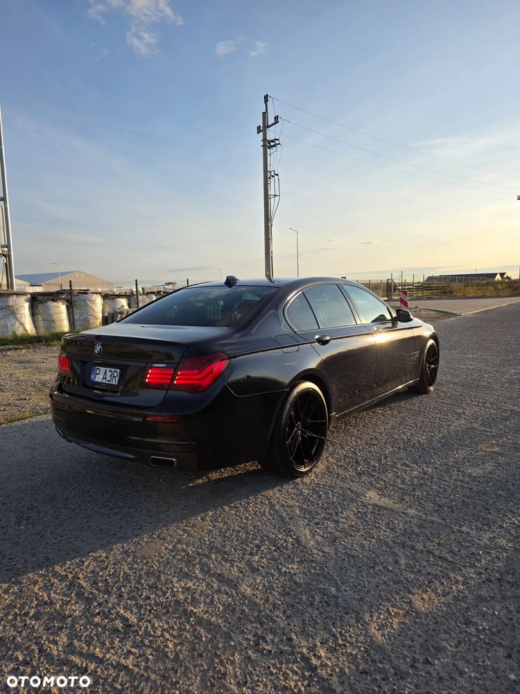 BMW Seria 7 750i - 2