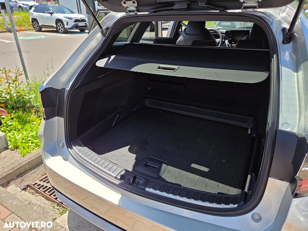 Toyota Corolla 1.8 HSD Dynamic - 13