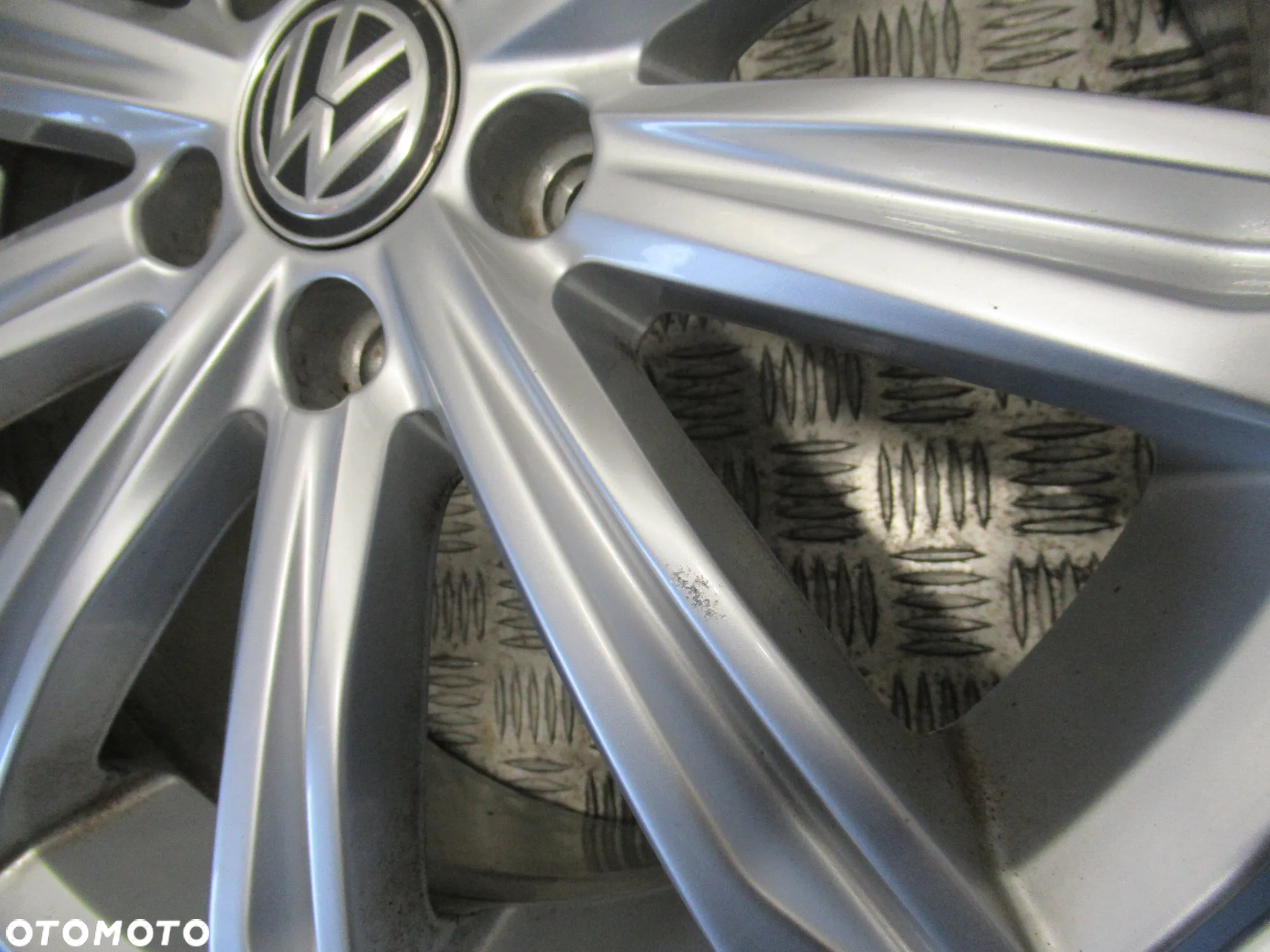 Felgi Vw T-Rock Sharan Tiguan Caddy Passat 6,5Jx17 et52 5x112 5TA - 7