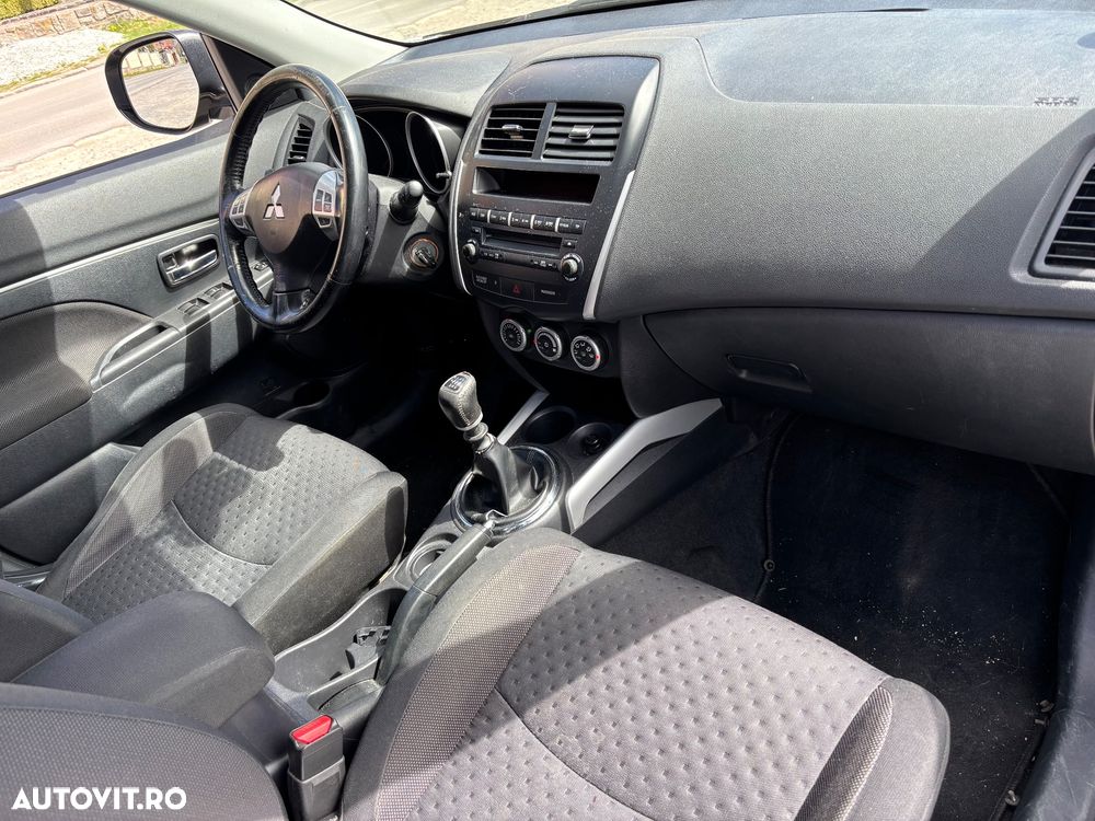 Mitsubishi ASX - 4