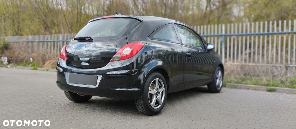 Opel Corsa 1.4 16V Cosmo - 3