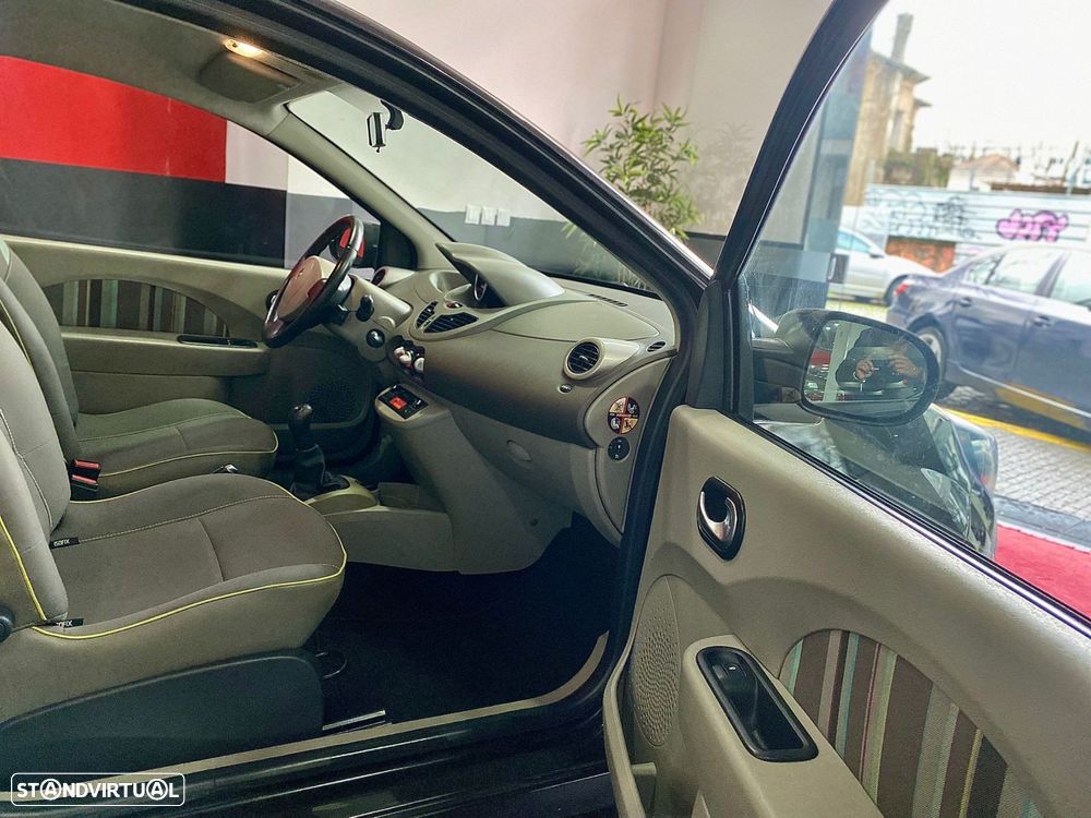 Renault Twingo dCi 75 Authentique - 18