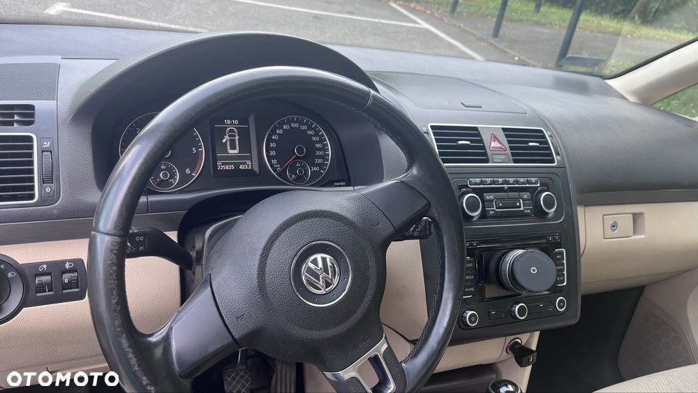 Volkswagen Touran - 5