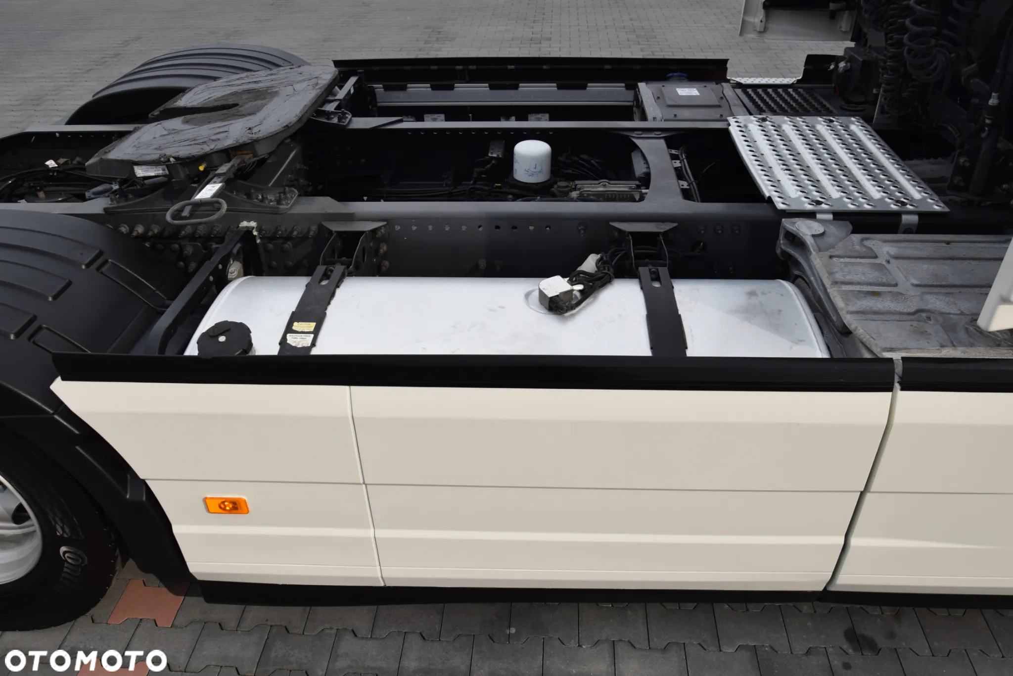 Volvo FH460 / EURO 6 / ACC / LEDY / FULL SPOILERY / SERWISOWANY / SPROWADZONY - 20