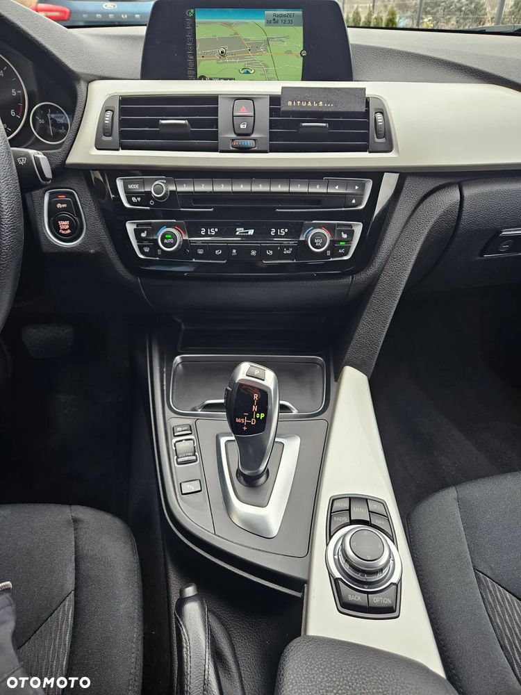 BMW Seria 3 318d - 15