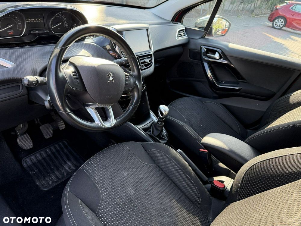 Peugeot 208 - 7