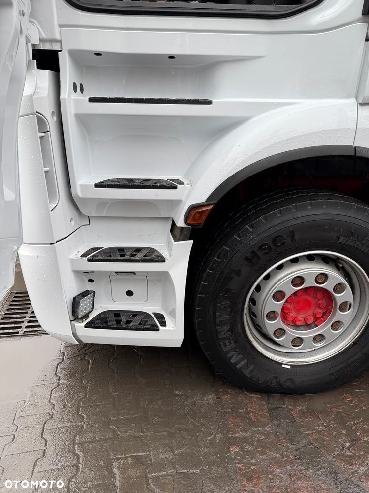 Mercedes-Benz Actros - 25