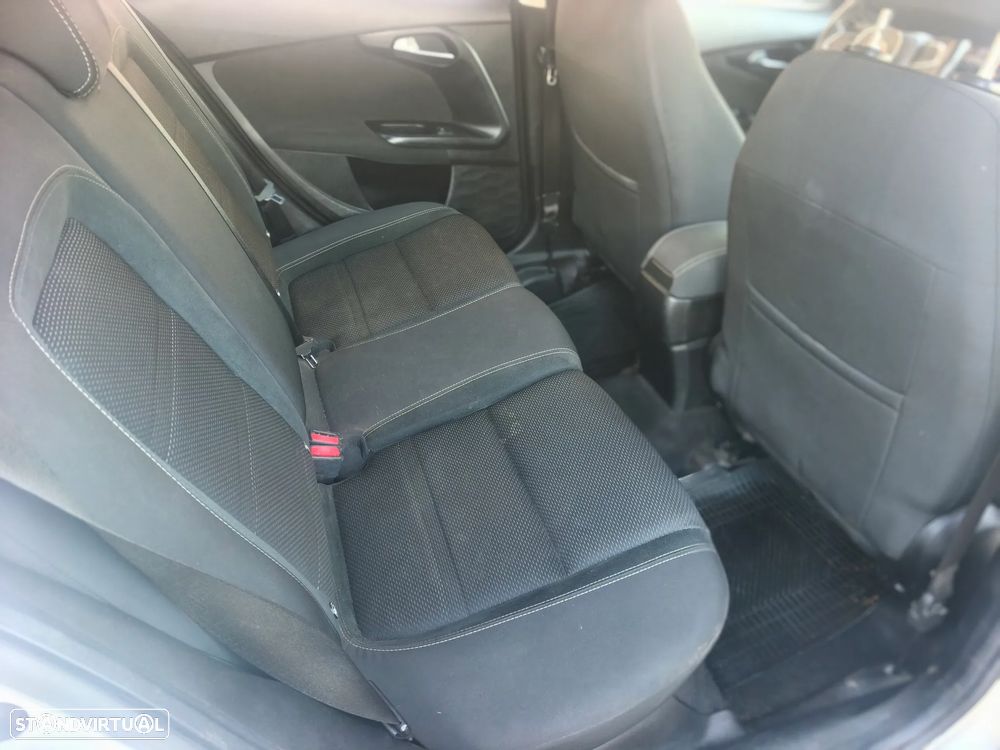Fiat Tipo Station Wagon 1.3 M-Jet Lounge J17 - 26