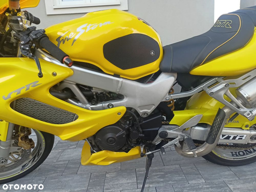 Honda VTR - 14