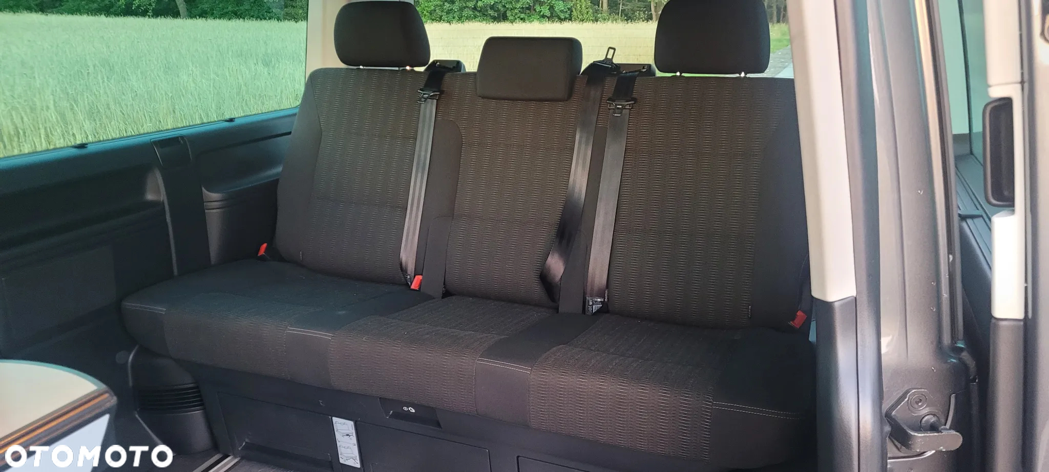 Volkswagen Multivan - 12