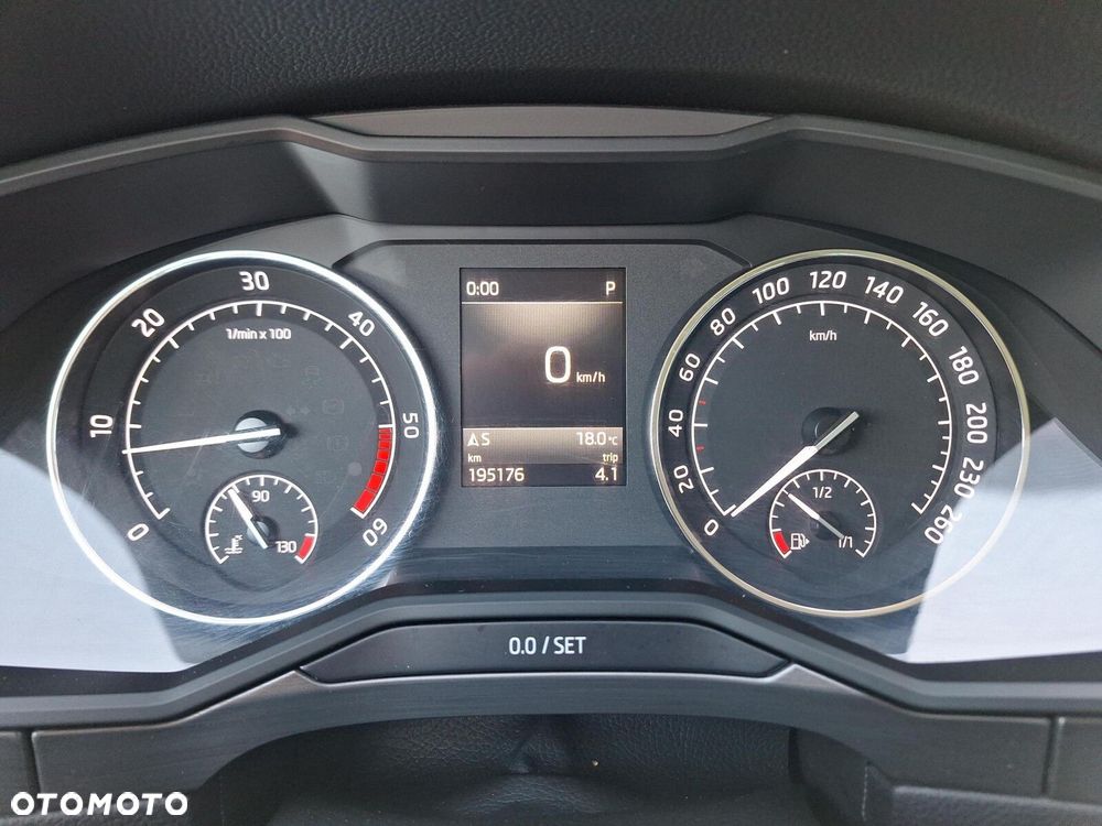Skoda Superb 2.0 TDI Style DSG - 14