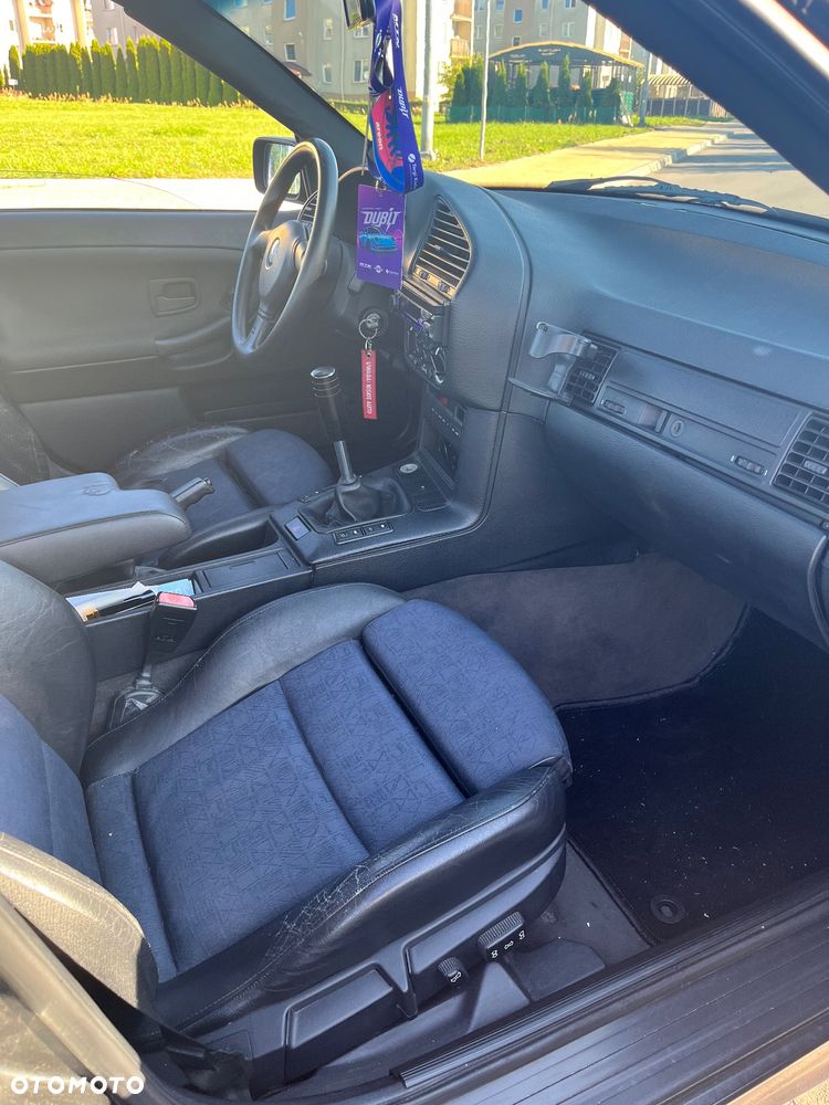 BMW Seria 3 320i - 12