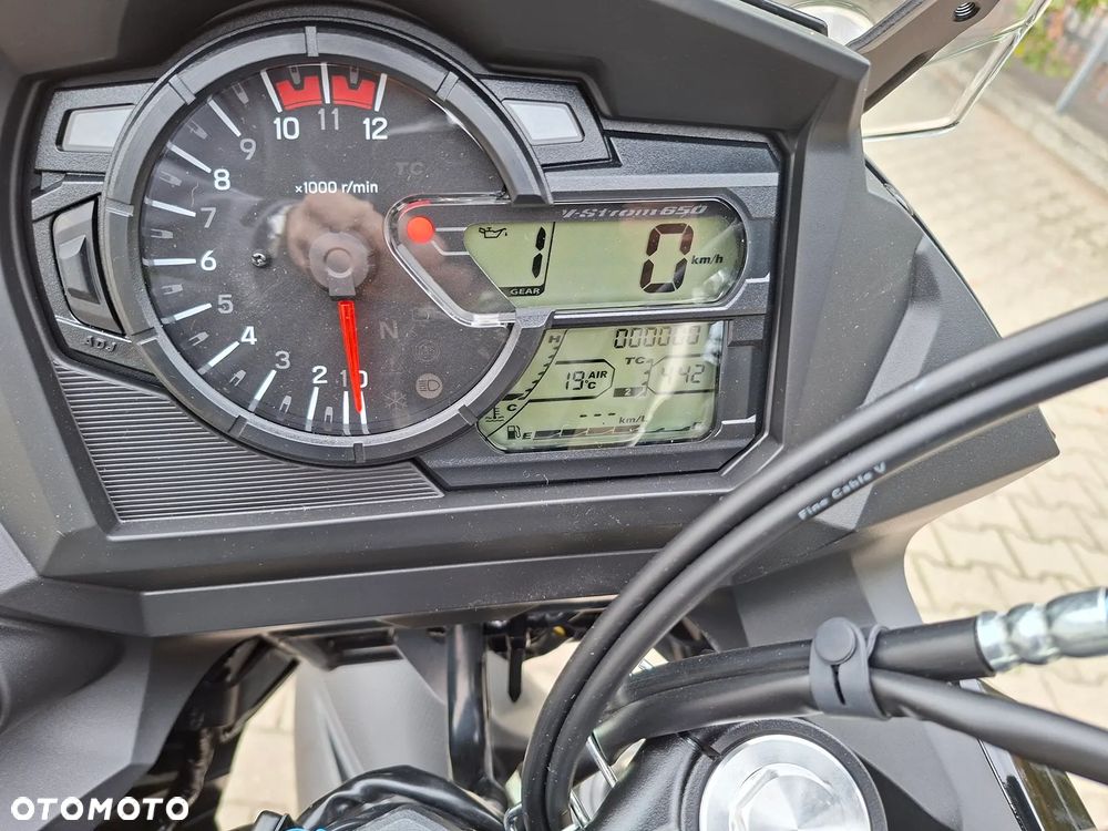 Suzuki V-STROM - 8