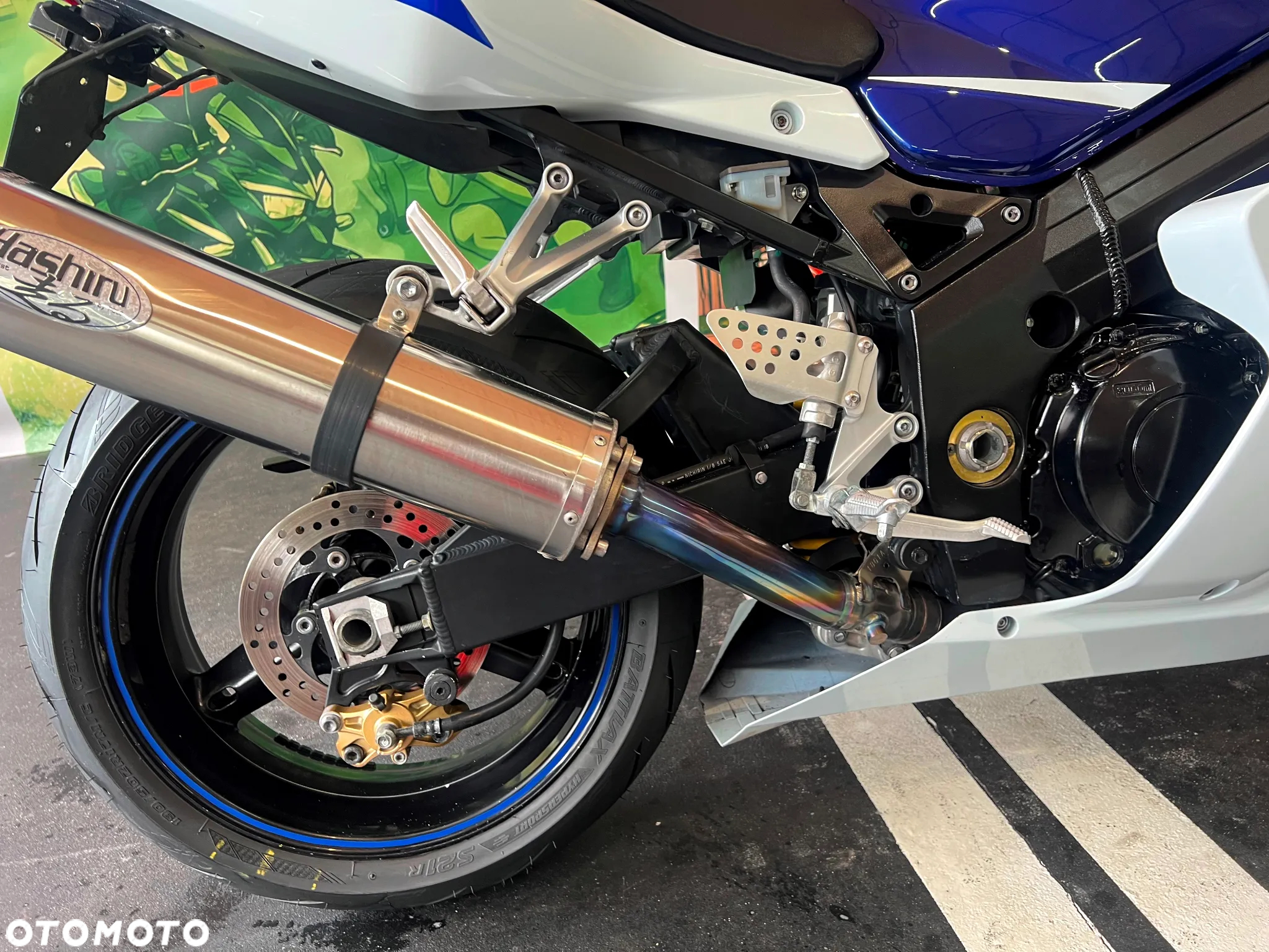 Suzuki GSX-R - 10