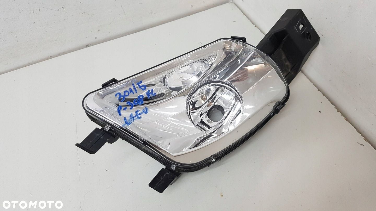 Peugeot 308 LIFT 07-14 HALOGEN LAMPA PRZECIWMGIELNA LEWA - 1