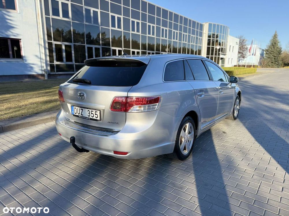 Toyota Avensis - 4