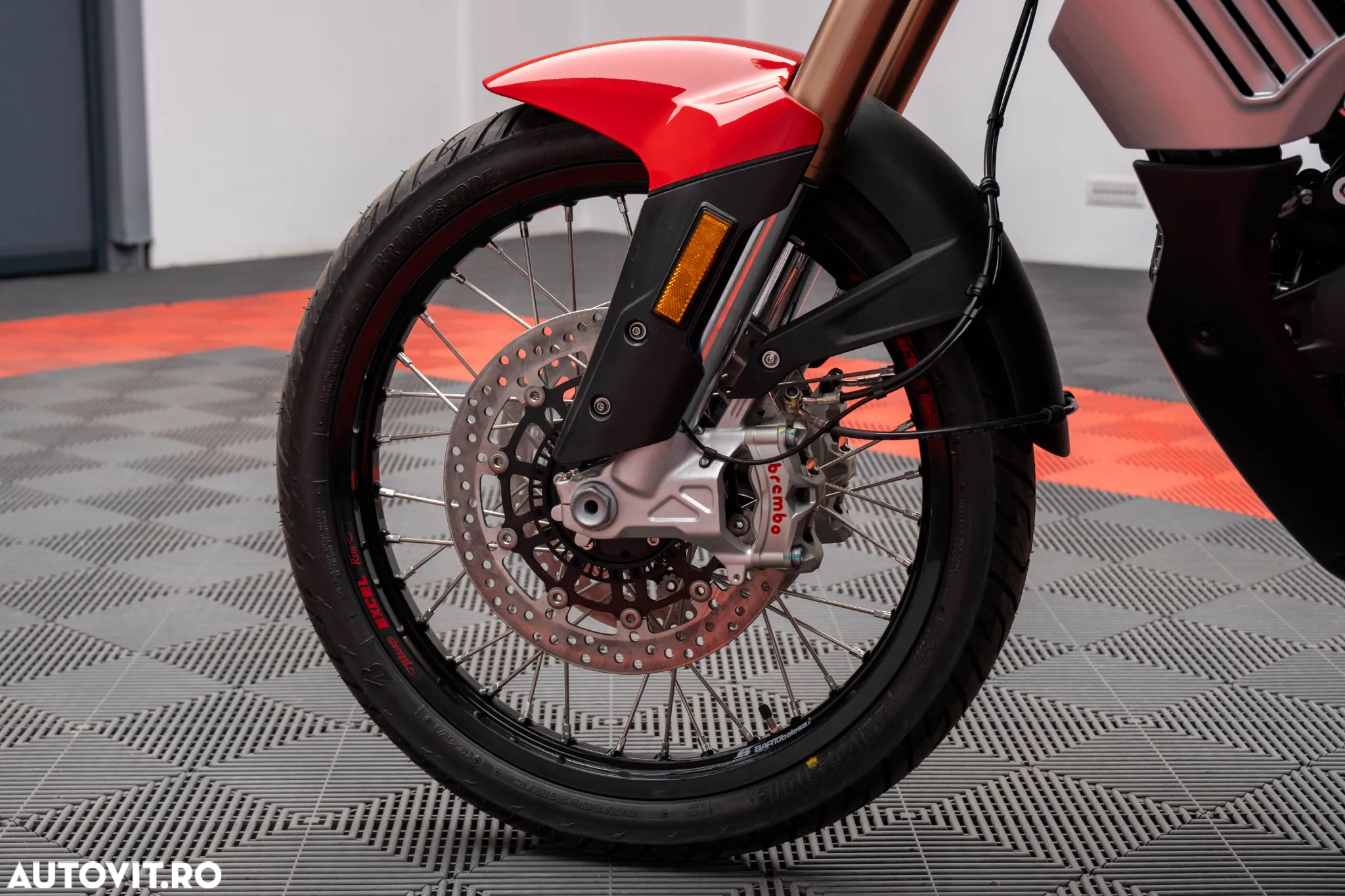 MV AGUSTA Enduro Veloce EAS - 10