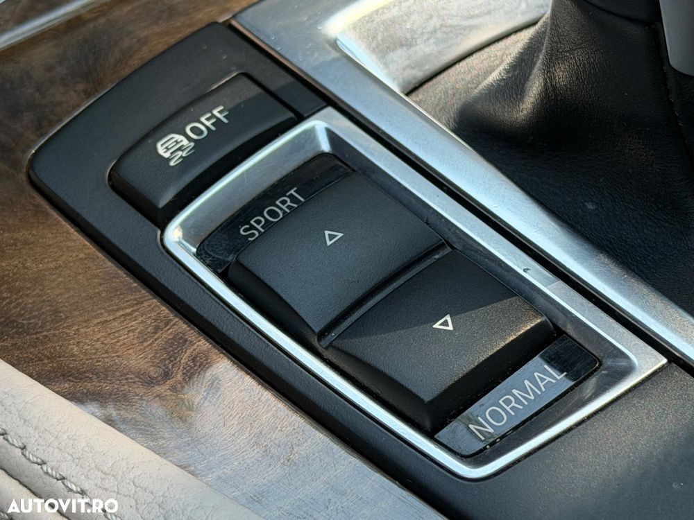 BMW Seria 5 520d Aut. - 31