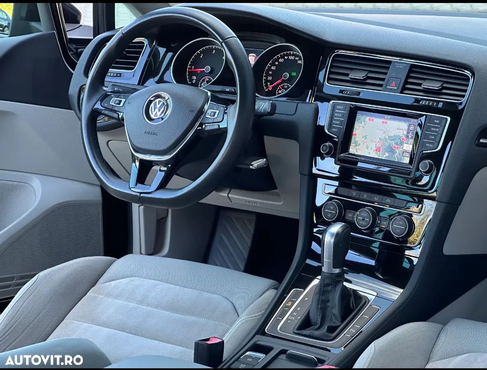 Volkswagen Golf 1.6 TDI DPF BlueMotion Technology DSG Comfortline - 27