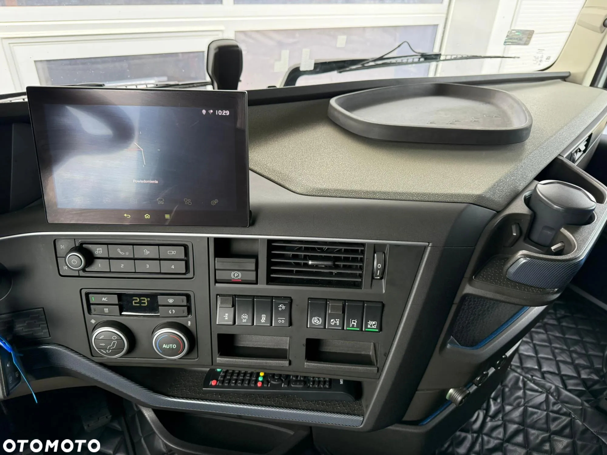 Volvo FH 460 6X2T - 8