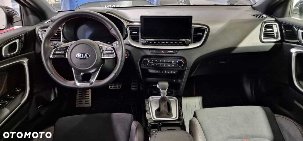 Kia ProCeed 1.6 T-GDI GT DCT - 13