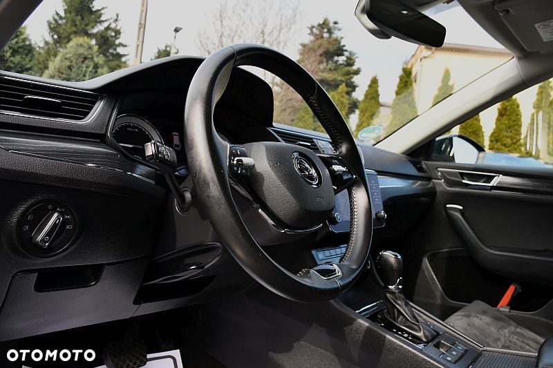 Skoda Superb 2.0 TDI DSG Style - 11