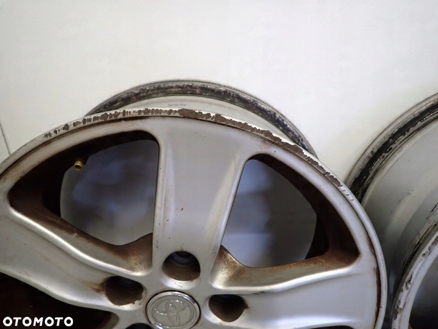 TOYOTA COROLLA VERSO 04-08 FELGI ALUMINIOWE KOMPLET 16"x6.5J 5x114.3 - 3